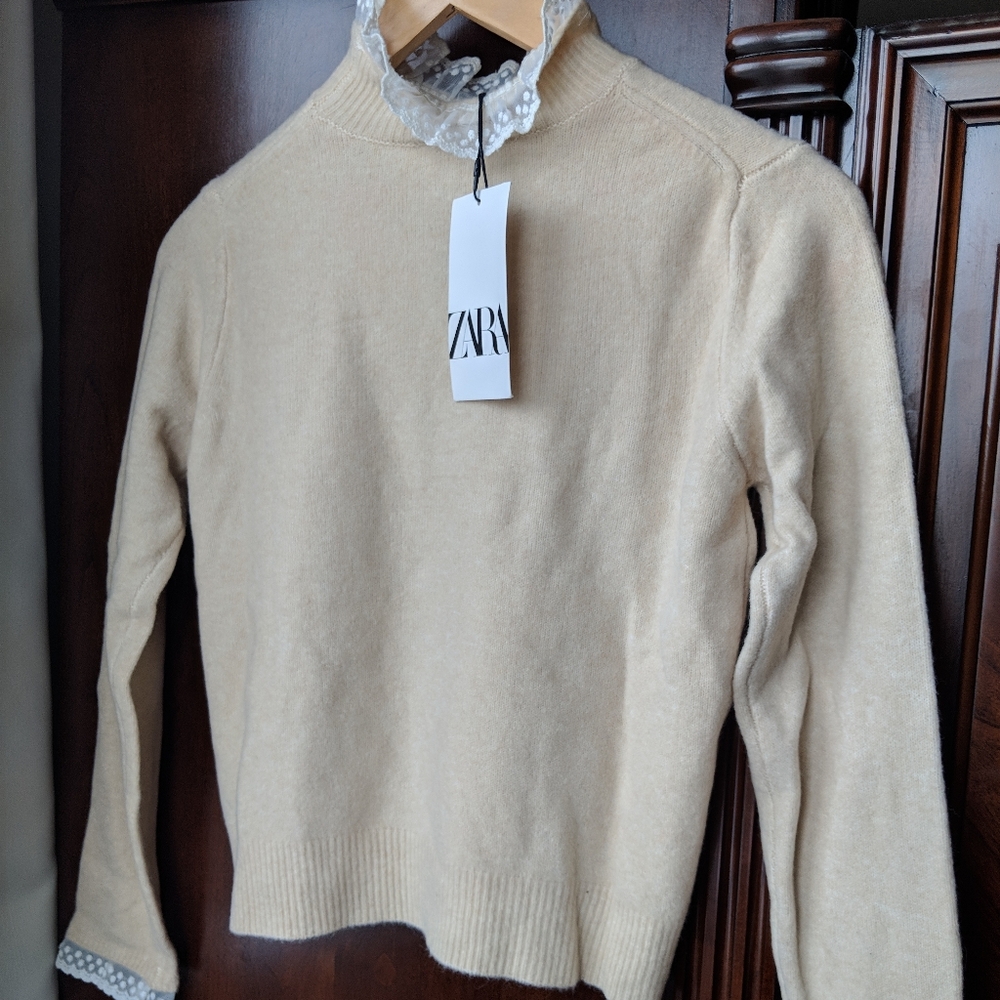 NWT Zara Cream knit with lace trim.